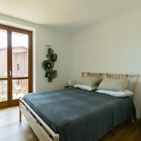 Discesa A With Terrace And Garden On Iseo